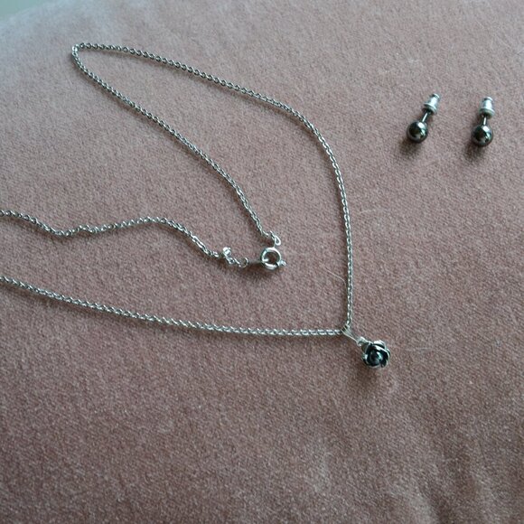 Black Metal Necklace with Matching Earring Set - Picture 5 of 6